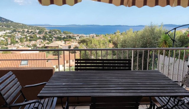 Vacation rental sea view CARQUEIRANNE LS8-420