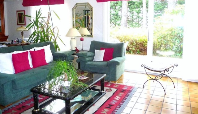Very comfortable quiet house for 4 people, near sea and city