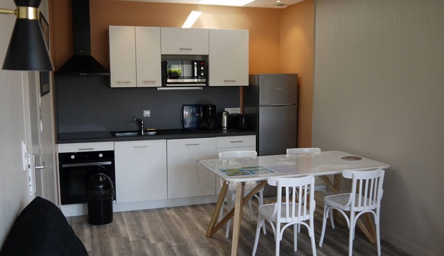 Very pretty 4/6-person apartment with direct beach access, 5-minute walk from the center