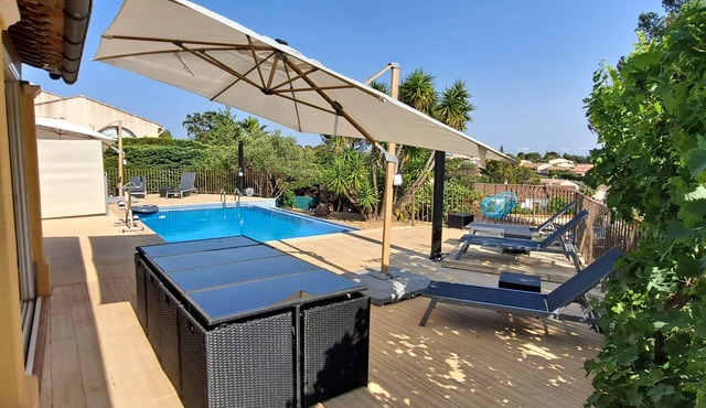 Villa 210m² Piscine Débordement 12 Personnes vue Dominante 3