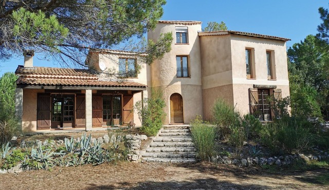 Villa 8 pers, pool & villa south facing, Bagnols-en-F, very beautiful site
