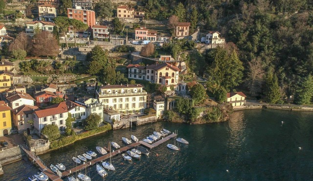 Villa Benzi - Eight Bedroom Villa, Sleeps 16