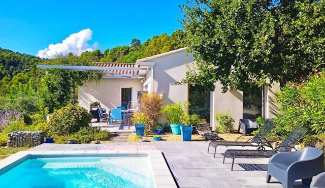 Villa Collines Provençales-vue Panoramique-jardin Permaculture-piscine- Calme