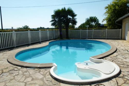 Villa confortable proche d'Ornézan avec piscine privée