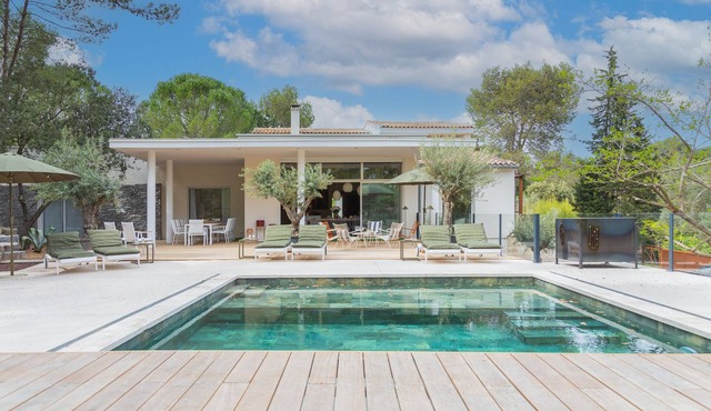 VILLA DES TERRES WITH POOL