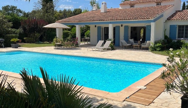 VILLA LES FOLIES WITH MAGNIFICENT GARDEN AND POOL