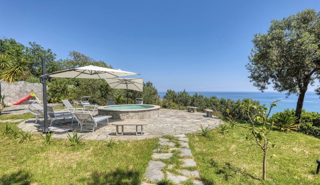 Villa Luce del Sol with Pool - L, Alassio, Italy