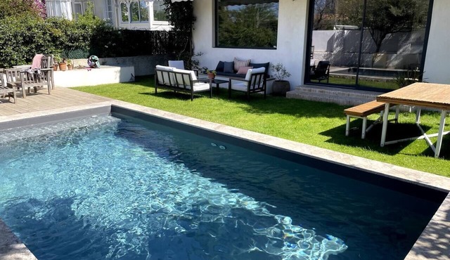 Villa Mimosas: pool, garden, near Cité Radieuse