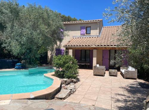 VILLA PROVENCALE AVEC PISCINE et SPA