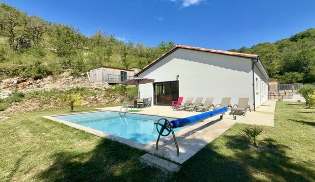 `Villa Saint Roch` piscine & nature dans le Lot