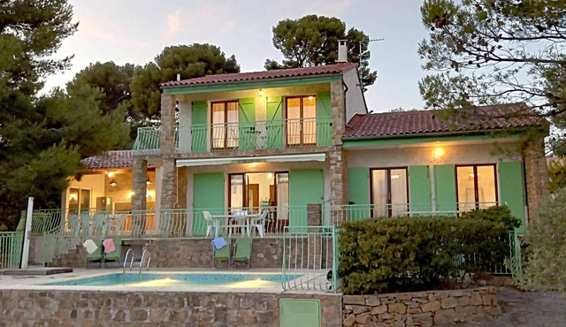 Villa und Pool mit Meerblick nur für Sie by Interhome
