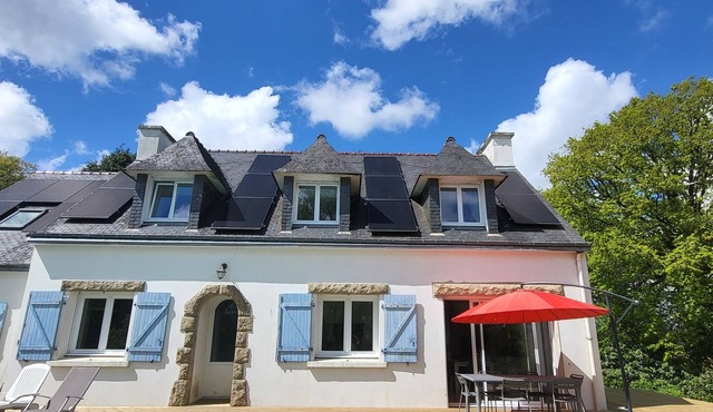 Villa with indoor heated pool, ideally located 20 minutes from the beach