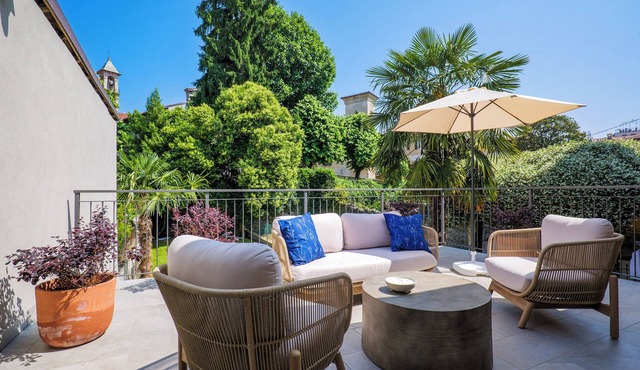 Villetta Gialla by Lago Reisen