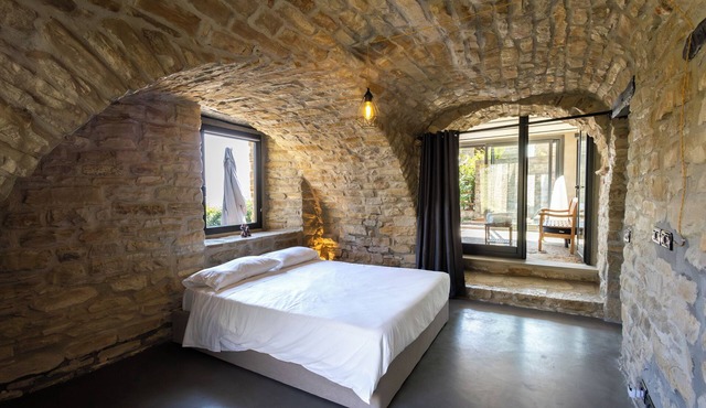 Vineyard Retreat – Private Spa & Silence in La.