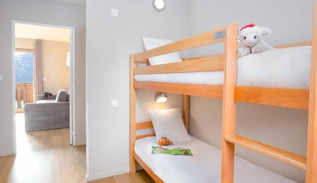 Wifi, 250m from resort center, balcony, parking, tv, ski locker, 35m², Pra Loup