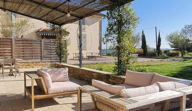 Wine estate loft among vineyards in Gers