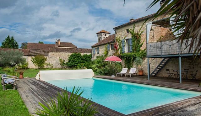 Wonderful stay in a town house with private pool