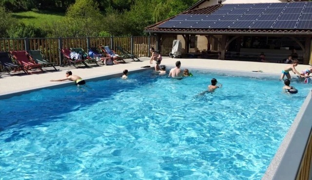 ZEcamping 3* familial piscine chauffée animaux acceptés chalet TV BBQ