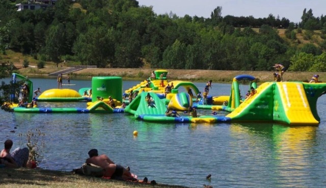ZEcamping 3* familial piscine dog friendly locatif TV clim 35m2 4 pers