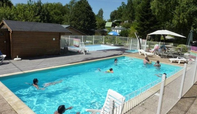 ZEcamping 3* piscine chauffée chiens acceptés locatif TV LV BBQ 25m2