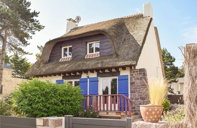 3 bedroom accommodation in Sables d'Or les pins