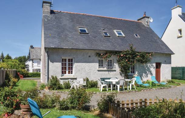 4 bedroom accommodation in Ploumilliau