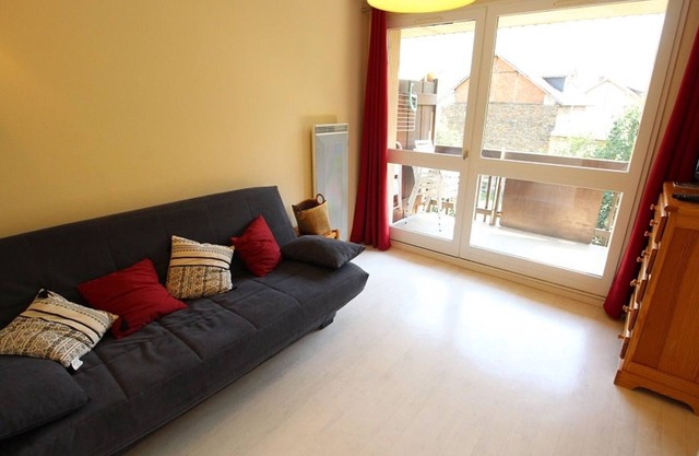 Luchon - 1BR Apartment with Balcony, Pets Allowed, Parking