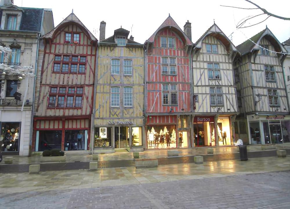La Chapelle-Saint-Luc Hotel | Brit Hotel Essentiel Troyes Aéroport