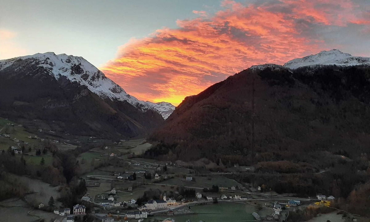 Gavarnie-Gedre Ski Chalet | Le Chalet D'hélène - Terrasse Avec vue sur les Montagnes