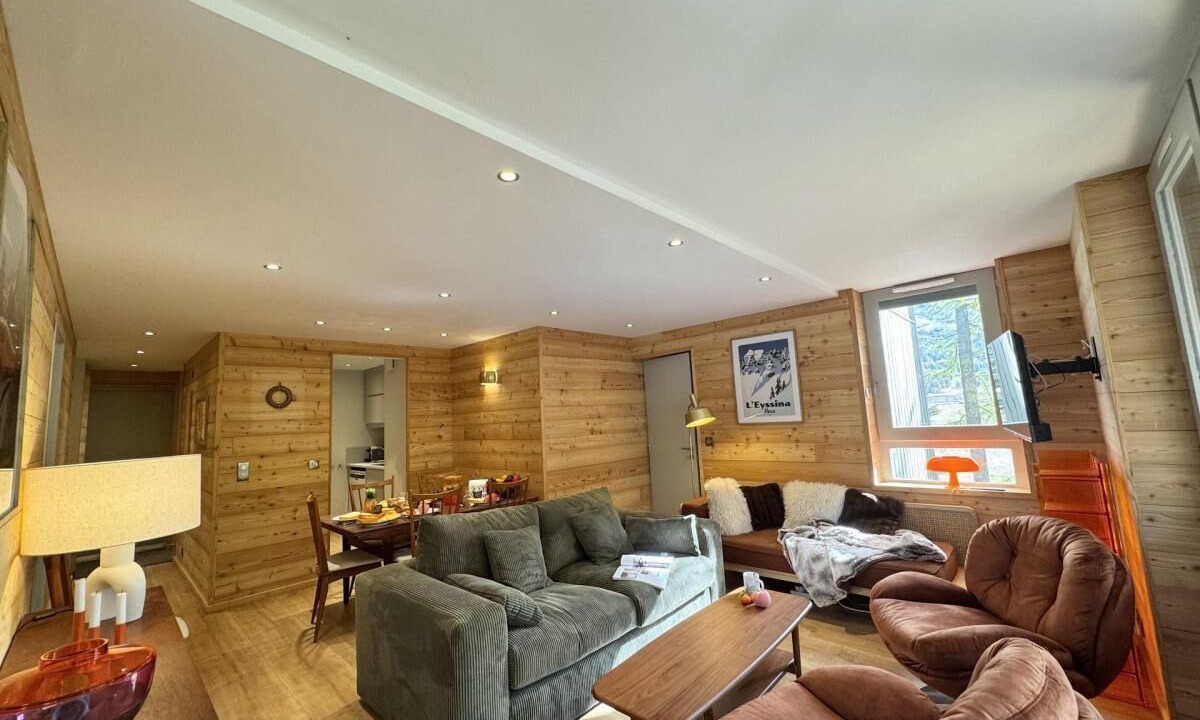 Les Claux Apartment | 300m from shops, 5th floor, terrace, ski locker, 74m², Vars