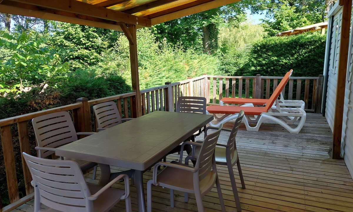 Saint-Laurent-en-Beaumont House | Super Cordelia 2 Mobile Home with Mountain View, Wi-Fi, and Air Conditioning