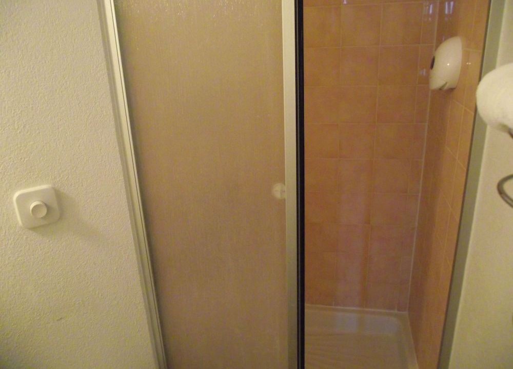 Photo of Bathroom in La Chapelle-Saint-Luc