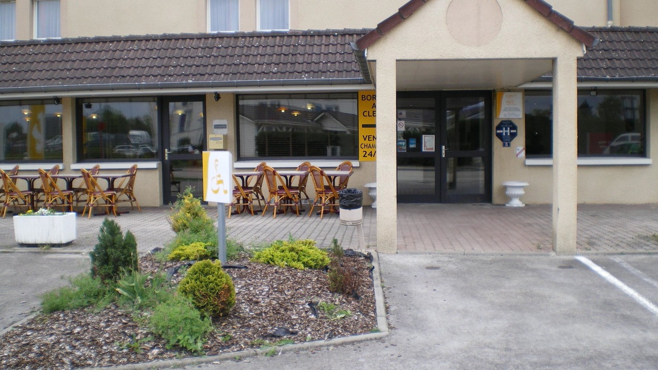 Photo of Buildings in La Chapelle-Saint-Luc