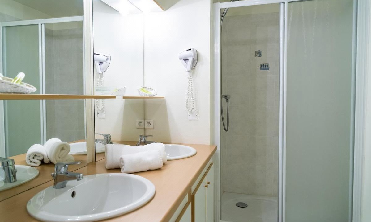 Photo of Bathroom in Langueux