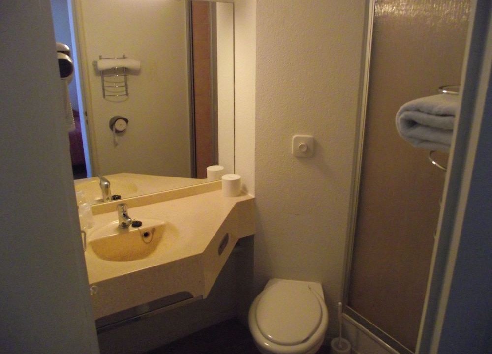 Photo of Bathroom in La Chapelle-Saint-Luc
