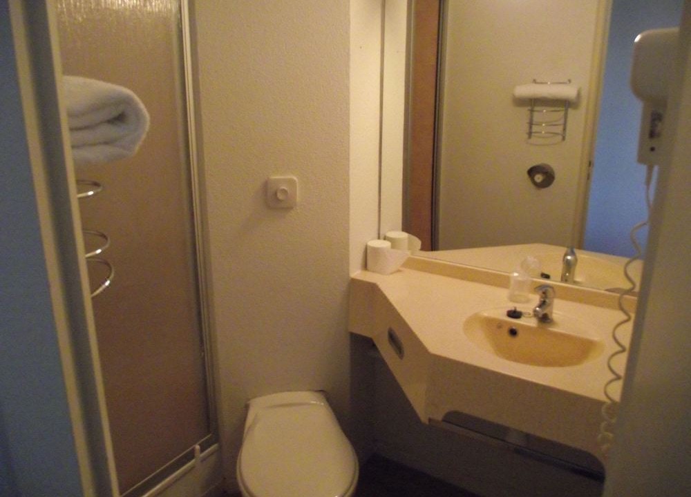 Photo of Bathroom in La Chapelle-Saint-Luc