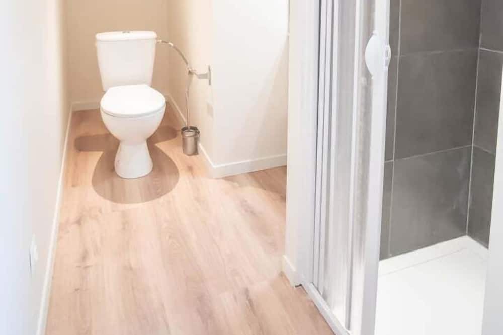 Photo of Bathroom in Quartier Beauregard-Boufflers-Buthegnemont-Boudonville