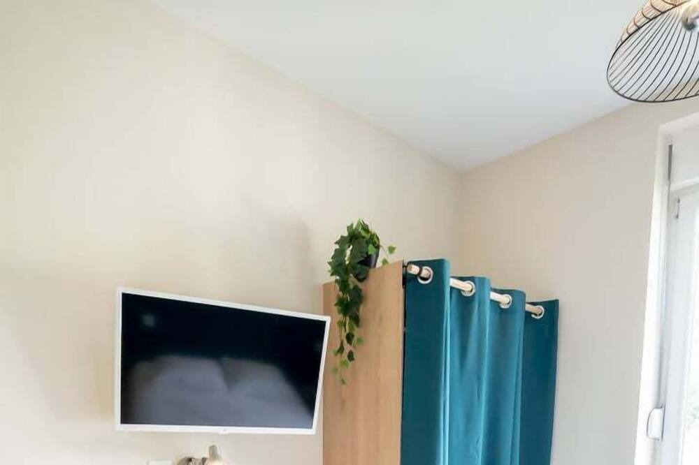 Photo of Bedroom in Quartier Beauregard-Boufflers-Buthegnemont-Boudonville