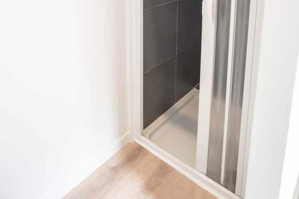 Photo of Bathroom in Quartier Beauregard-Boufflers-Buthegnemont-Boudonville