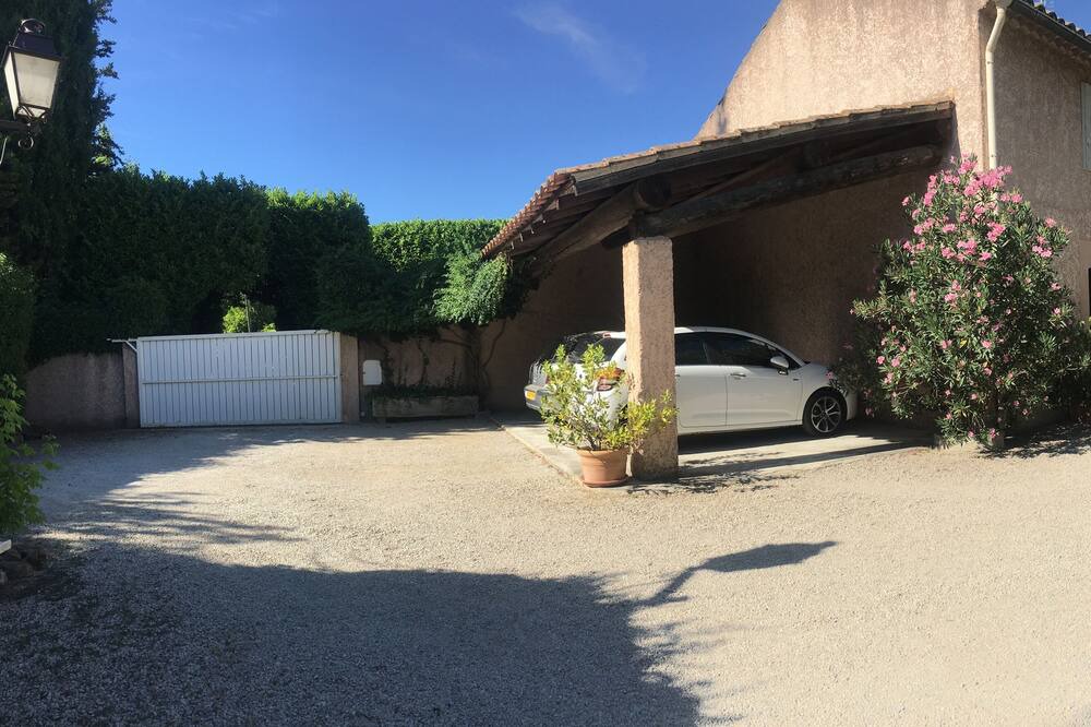 Photo of Outdoor in Cabannes