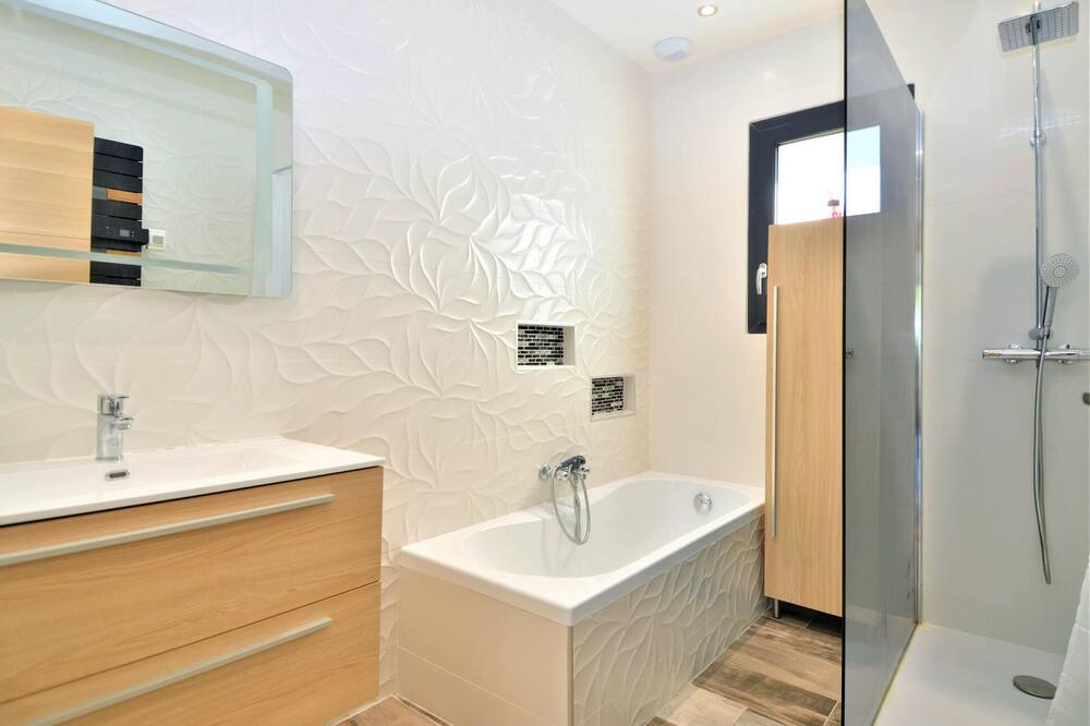 Photo of Bathroom in Bezouce