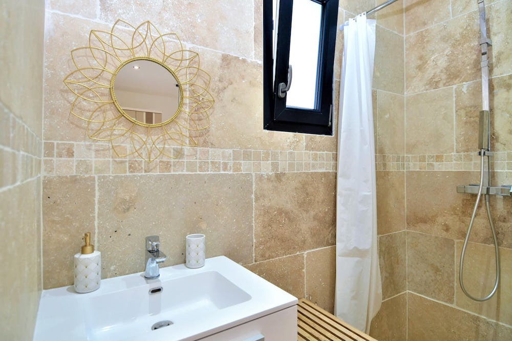 Photo of Bathroom in Bezouce