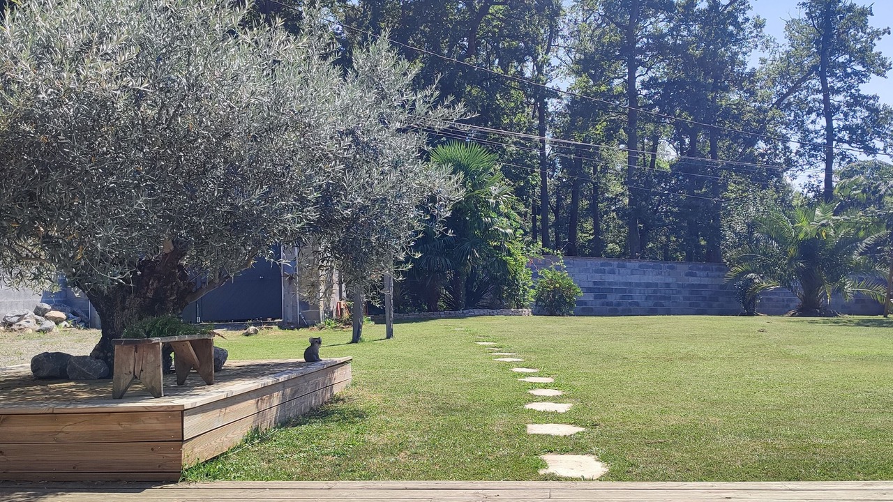 Photo of Outdoor in Semeac