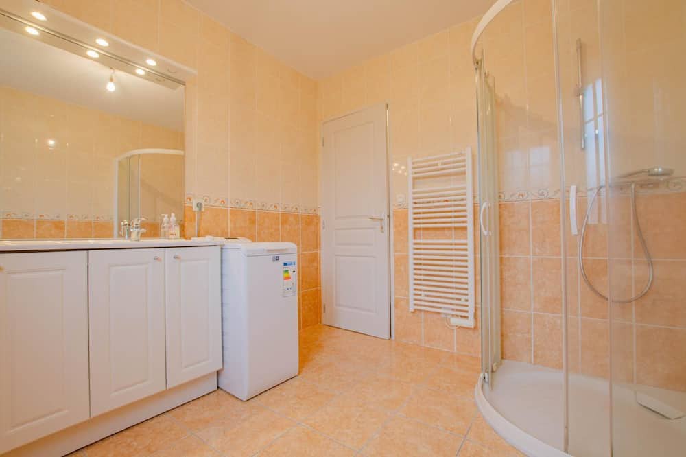Photo of Bathroom in Trancault