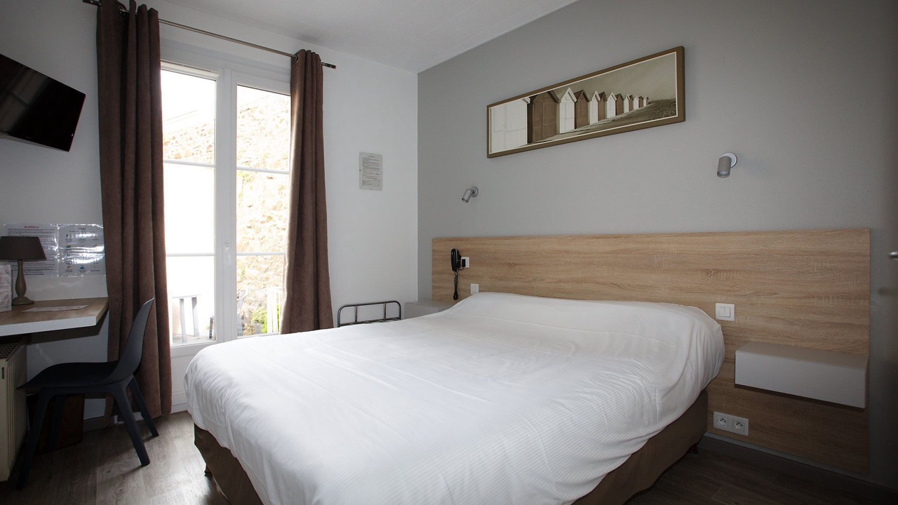 Photo of Bedroom in Lamballe