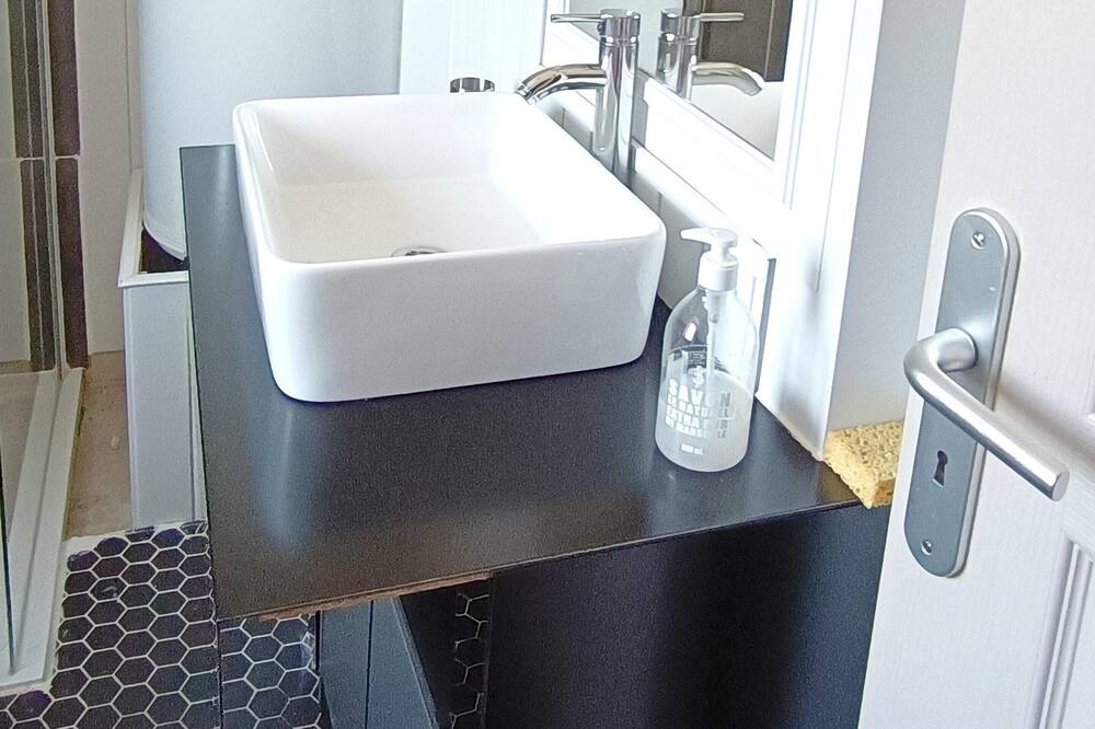 Photo of Bathroom in Limeyrat