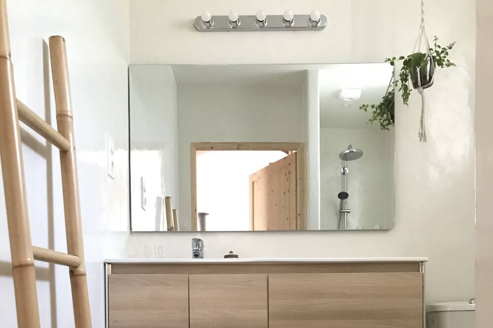 Photo of Bathroom in Planguenoual