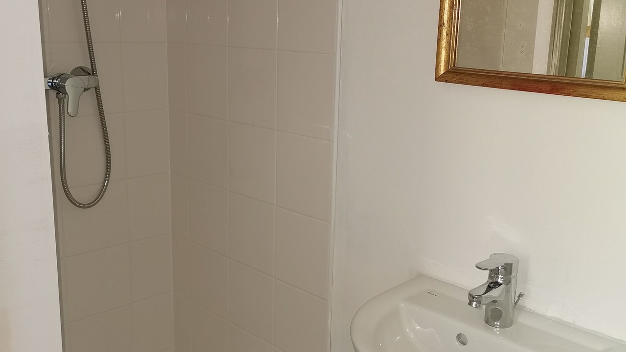 Photo of Bathroom in Plemet