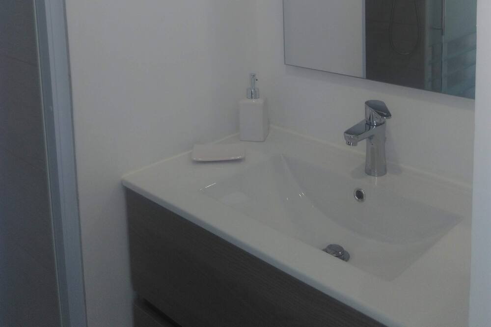 Photo of Bathroom in Camps-la-Source