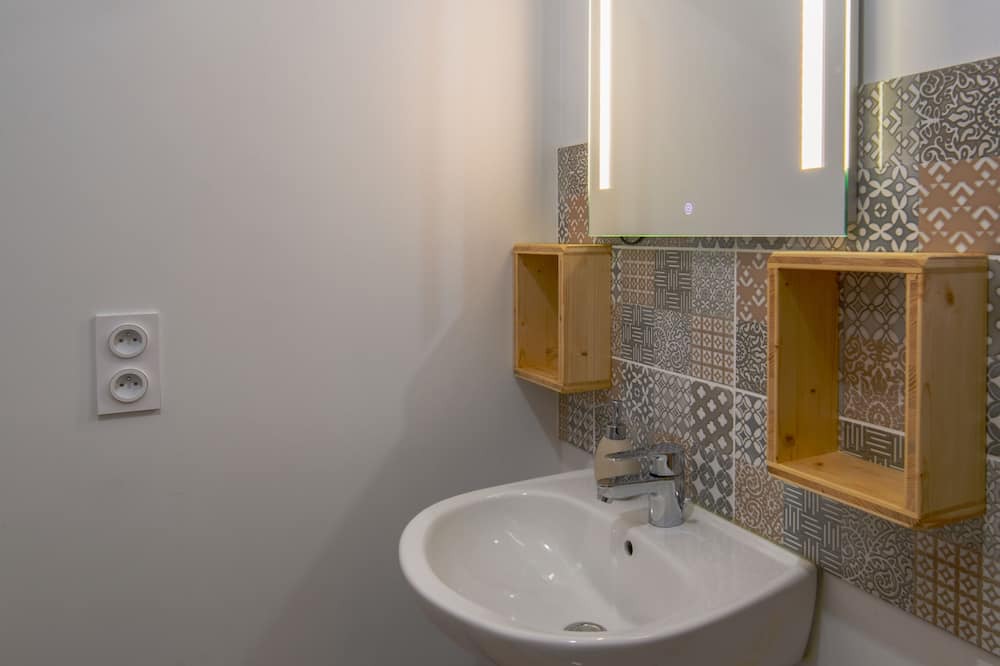 Photo of Bathroom in Saint-Aignan